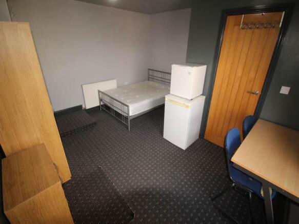 1 bed House Share to rent Image 4