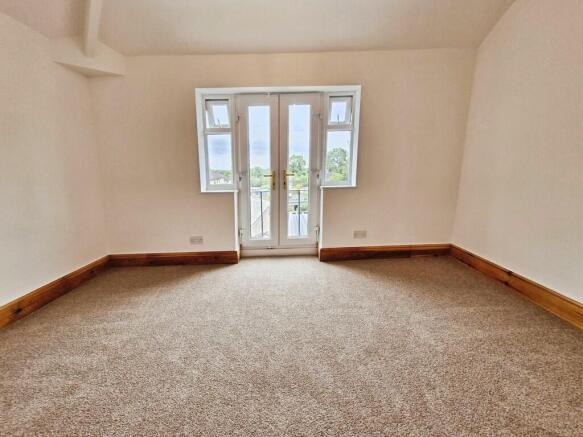 3 bed Semi-Detached for sale Image 11