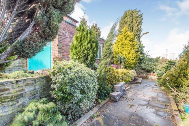 2 bed Semi-Detached to rent Image 11