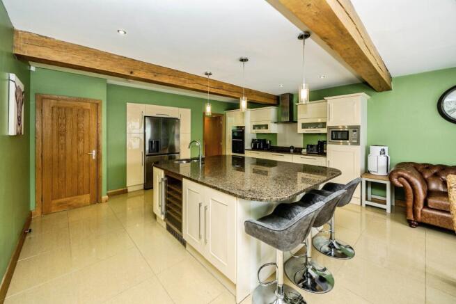 3 bed Semi-Detached for sale Image 6
