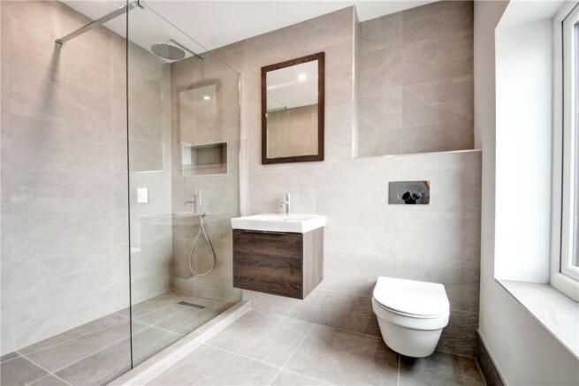 4 bed Semi-Detached for sale Image 9