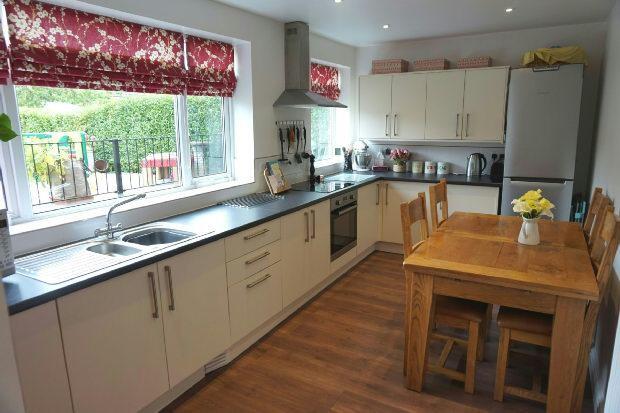 DINING KITCHEN