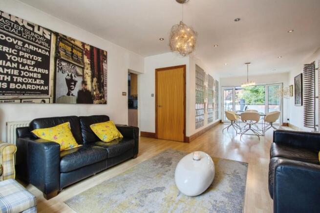 4 bed Detached for sale Image 6