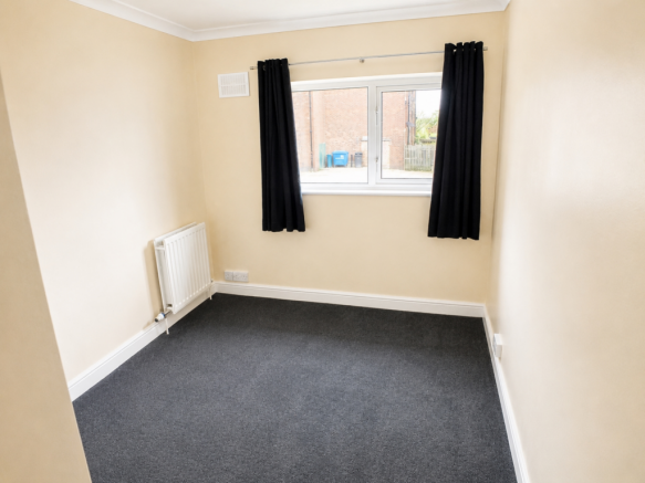 3 bed Terraced to rent Image 5