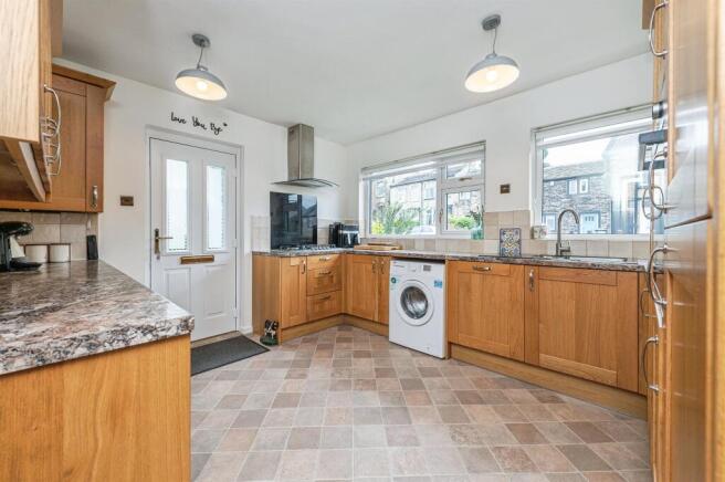 3 bed Detached Bungalow for sale Image 7