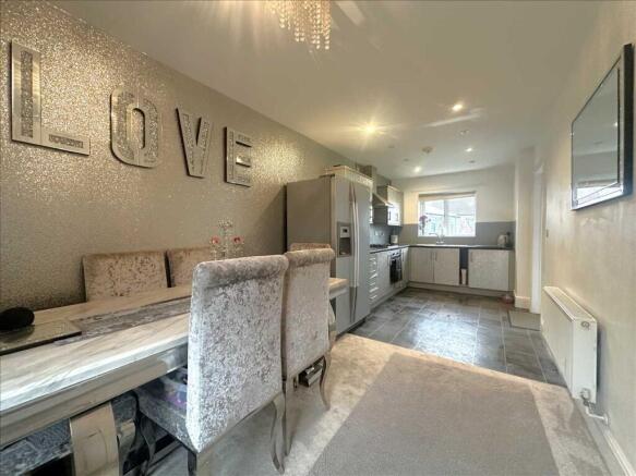 3 bed House for sale Image 9