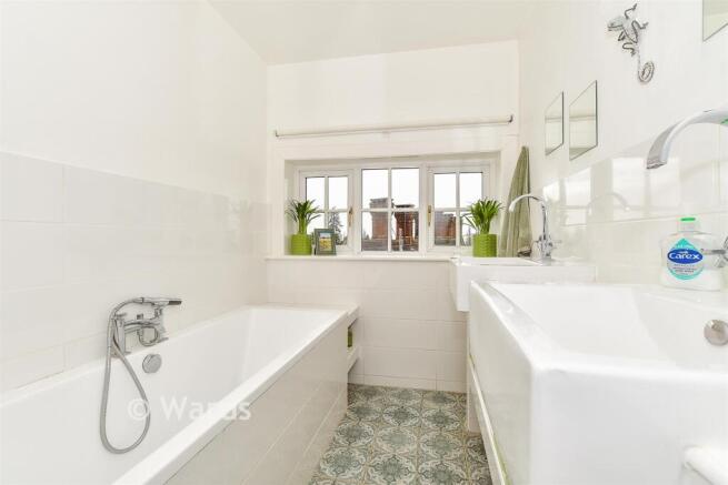En-Suite Bathroom