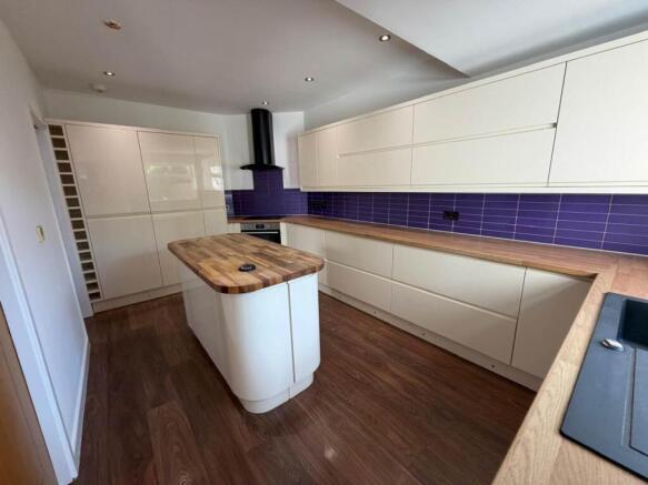 Lovell Road 41 Kitch