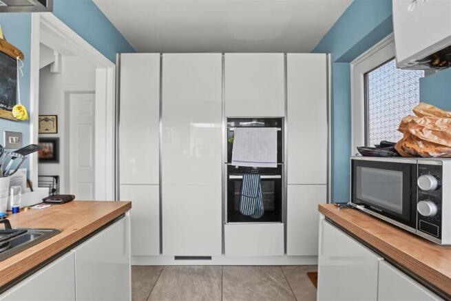 Kitchen_3.jpeg