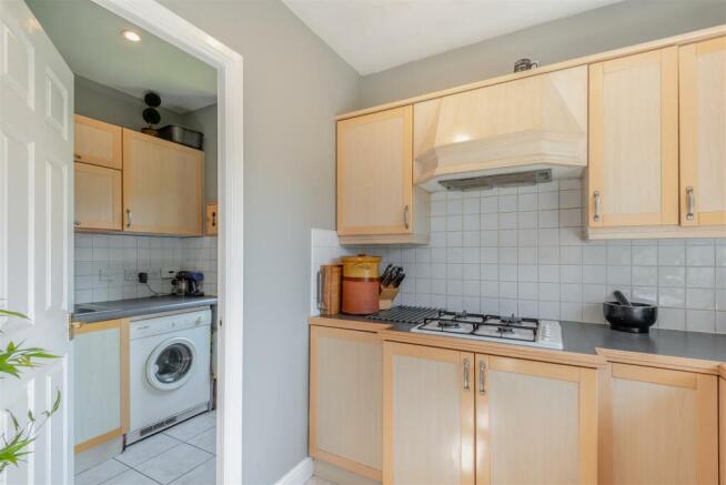 8555122-interior03v.jpg