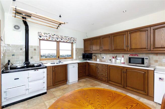 4 bed Link Detached House for sale Image 8