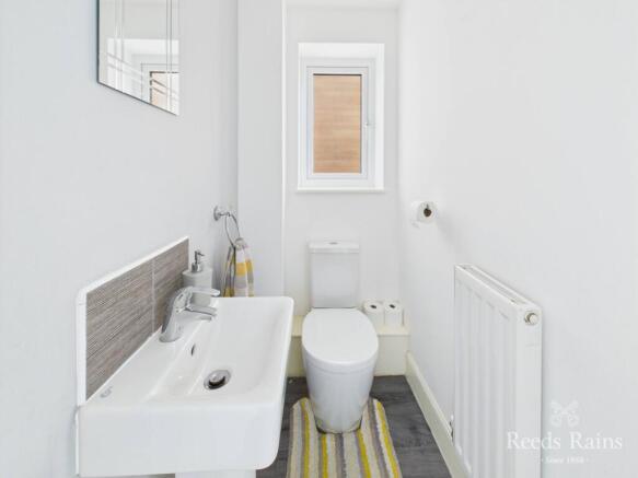 4 bed Detached for sale Image 7