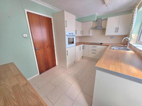 Sealand Drive, Bedworth, Warwickshire, CV12 photo 4