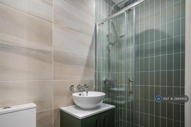 2 bed Flat to rent Image 10