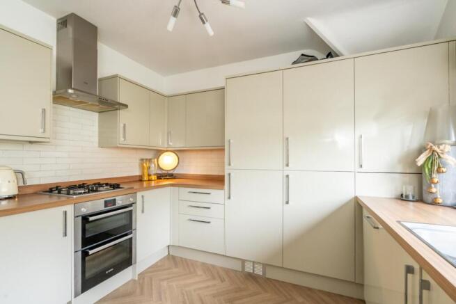 Kitchen (2).jpg