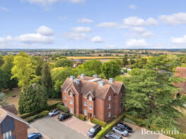 7, Chantry Court, Dunmow CM6 3GW