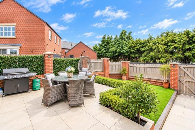 3 bed Town House for sale Image 12