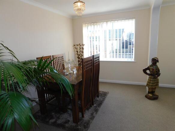dining room/bedroom 3