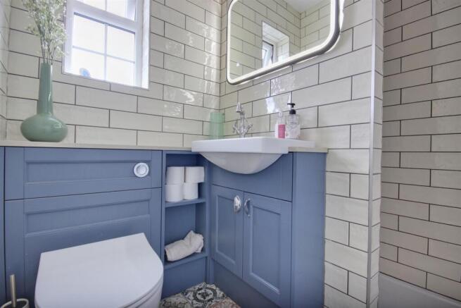 4 bed Semi-Detached for sale Image 7