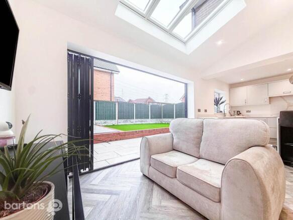4 bed House for sale Image 7