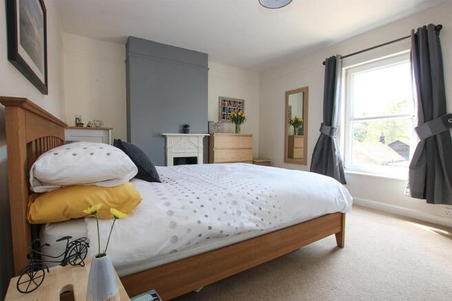 Bedroom 1.jpg