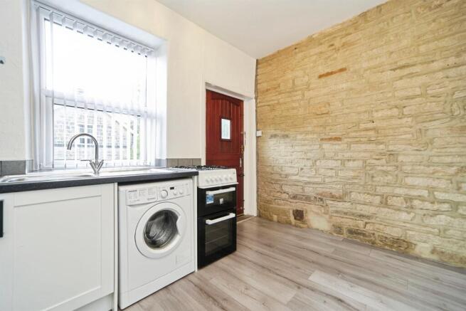 2 bed Terraced for sale Image 6