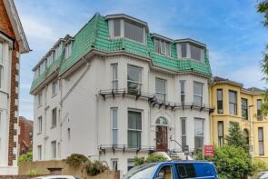 6, 3 Jade Apartments, Eastern Villas Road, Southsea PO4 0UU