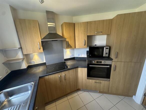 1 bed Apartment to rent Image 10