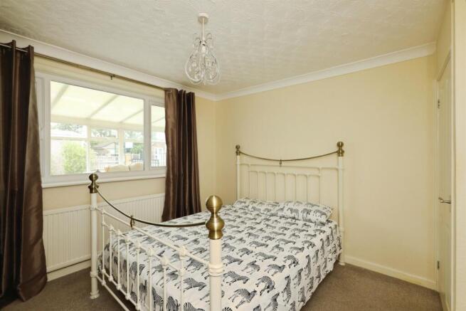 2 bed Detached Bungalow for sale Image 9