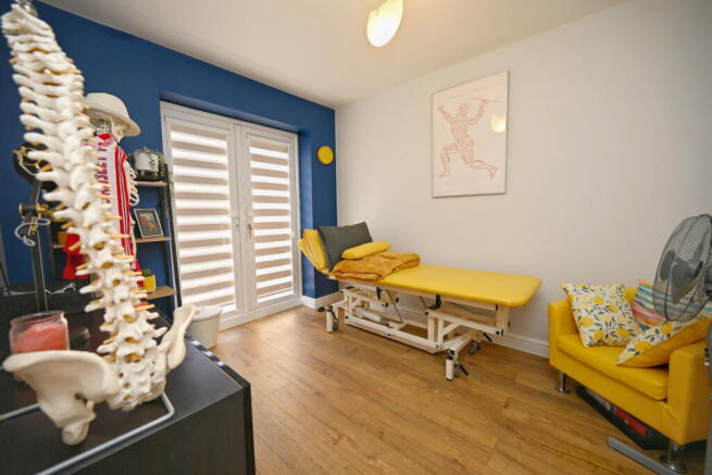 4 bed Semi-Detached for sale Image 3