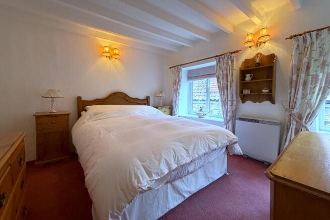 2 bed Semi-Detached for sale Image 8