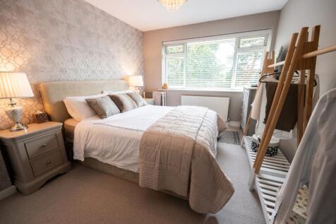 Sunnywood Drive, Haywards Heath, RH16