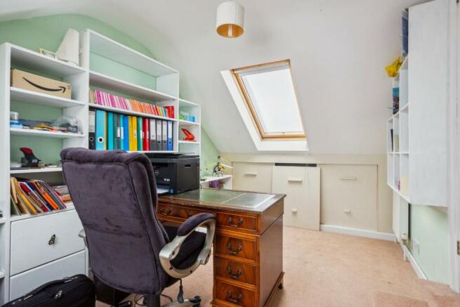 Bedroom / Study