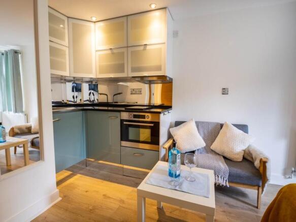 Apt_3_1_Giles_Lane_S