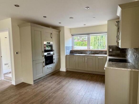 LIVING KITCHEN