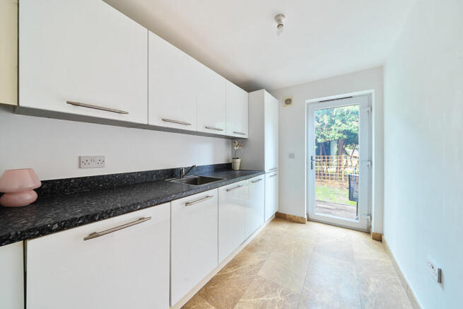 1302907-4-6841a46...