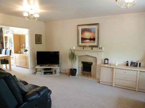Lounge to front