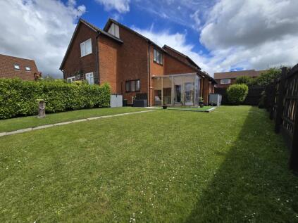 Warren Close, Brackla, CF31