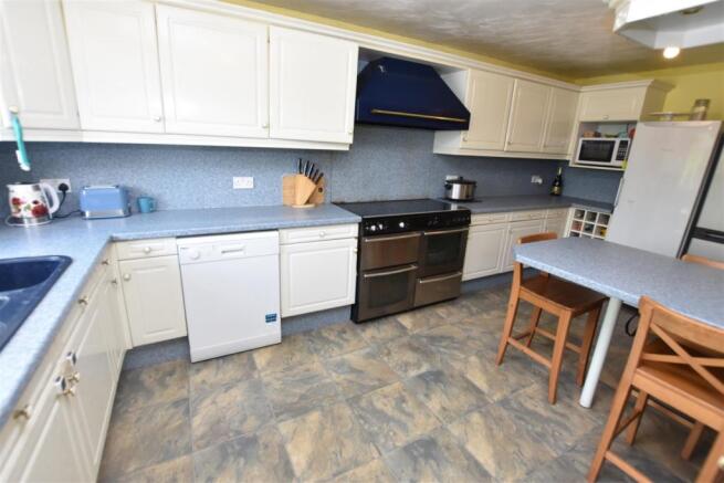 Kitchen / Breakfast Room