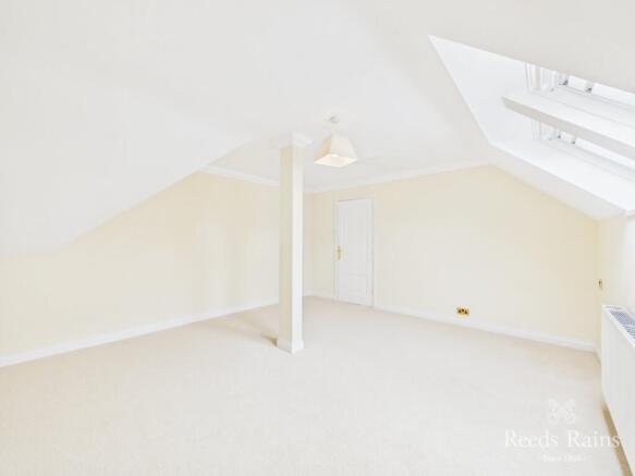 4 bed Semi-Detached for sale Image 12