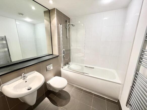 BATHROOM 2
