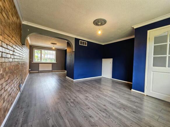 Open plan living area.jpg