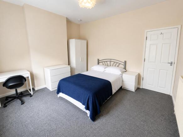 4 bed House Share to rent Image 7