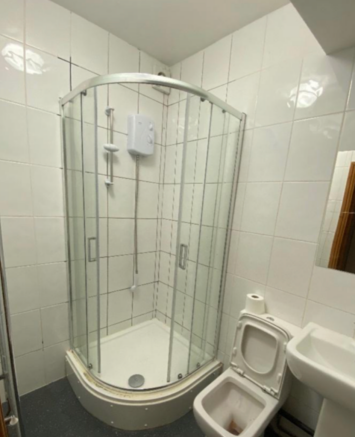 7 bed House to rent Image 11