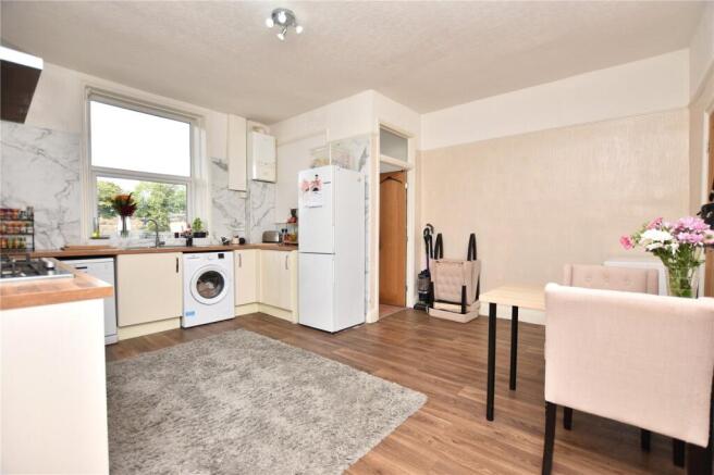 3 bed Terraced for sale Image 12