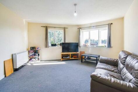 Saxon Court, Thatcham, Berkshire, RG19