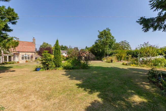 2 bed Detached for sale Image 12