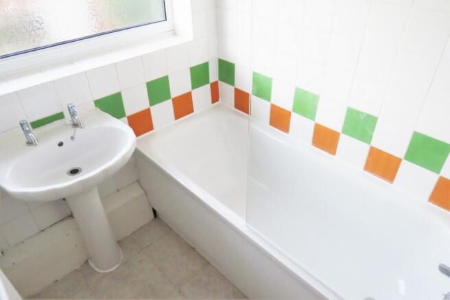 3 bed Semi-Detached to rent Image 9