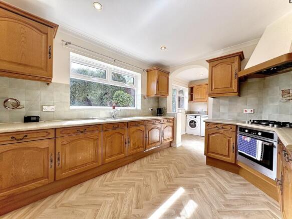 Rodway Close, Wolverhampton, Near Ettingshall Park, WV4 6AX photo 4
