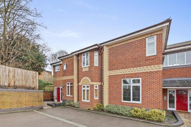 Flat 8, Riversdale House, 41, London Rd, HP11 1BN-